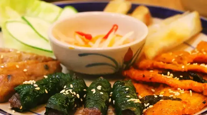 Xóm Chợ Cũ Restaurant - 35 Lý Tự Trọng, Bến Nghé, Quận 1, TP Hồ Chí Minh 1 xóm chợ cũ resta